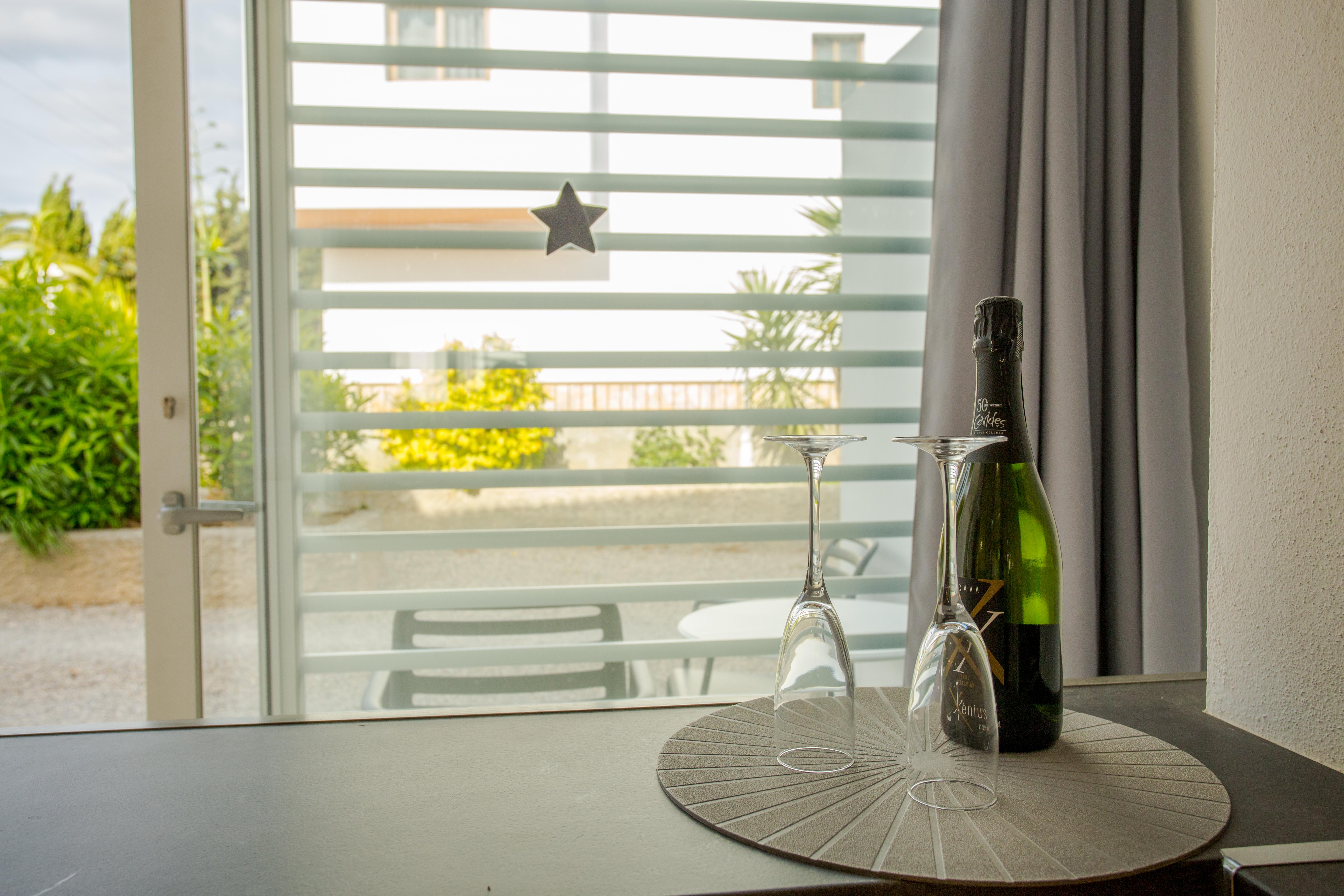 Apartamentos Zodiac San Antonio  Kültér fotó