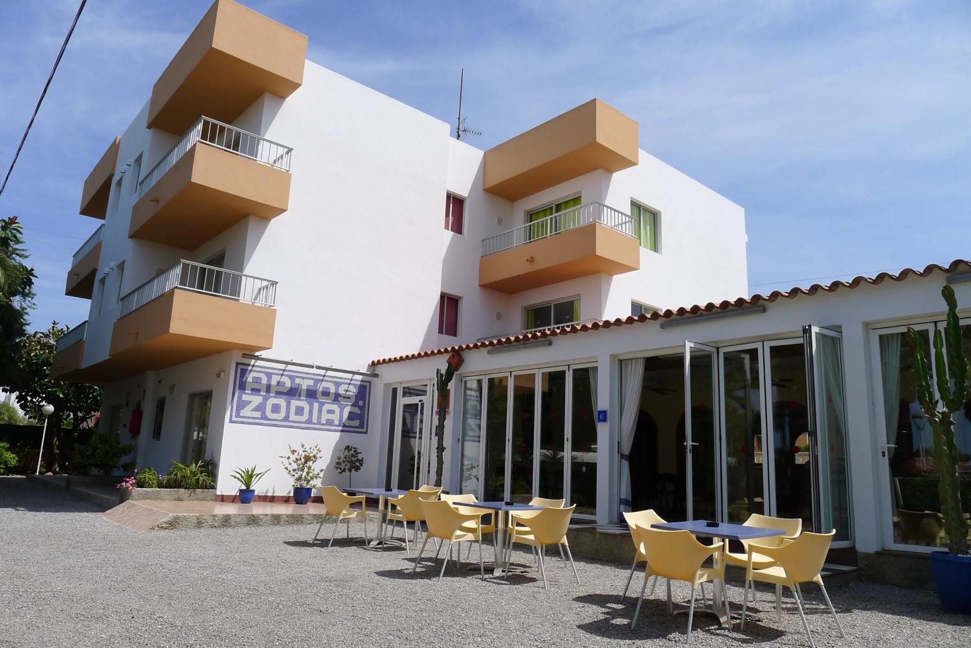 Apartamentos Zodiac San Antonio  Kültér fotó